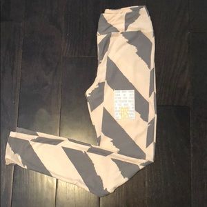 One size LuLaRoe leggings